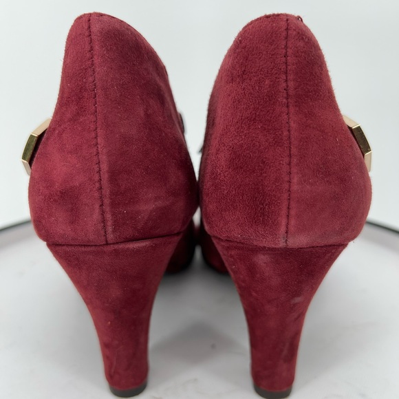 AEROSOLES ESCAPE NWOT‎ Elegant Burgundy Suede Ankle Boots w/gold fashion buckle - Picture 3 of 9